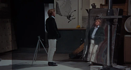 Still frame 206 from Blow-Up (1966) directed by Michelangelo Antonioni