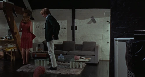 Still frame 217 from Blow-Up (1966) directed by Michelangelo Antonioni