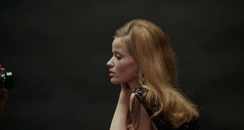 Still frame 21 from Blow-Up (1966) directed by Michelangelo Antonioni