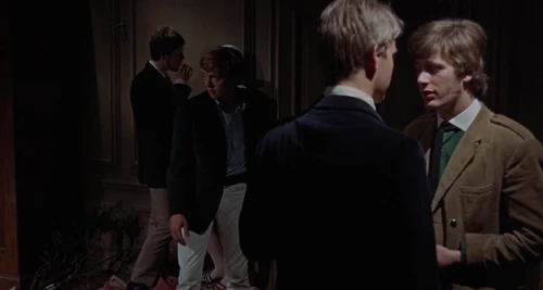 Still frame 237 from Blow-Up (1966) directed by Michelangelo Antonioni