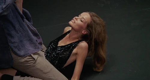 Still frame 25 from Blow-Up (1966) directed by Michelangelo Antonioni