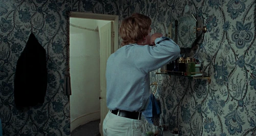 Still frame 29 from Blow-Up (1966) directed by Michelangelo Antonioni