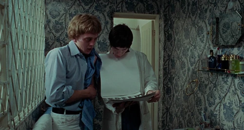 Still frame 30 from Blow-Up (1966) directed by Michelangelo Antonioni