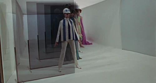 Still frame 38 from Blow-Up (1966) directed by Michelangelo Antonioni