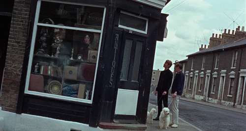 Still frame 59 from Blow-Up (1966) directed by Michelangelo Antonioni