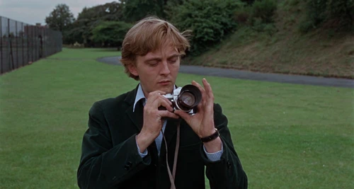 Still frame 69 from Blow-Up (1966) directed by Michelangelo Antonioni