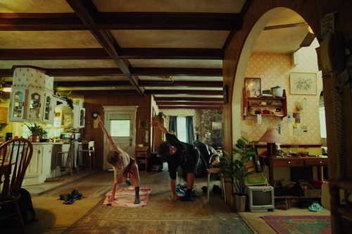 Still frame 5 from Bugonia (2025) directed by Yorgos Lanthimos