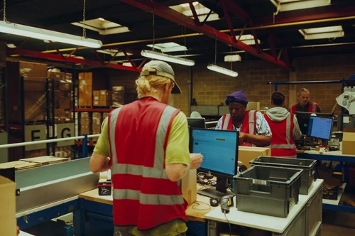 Still frame 81 from Bugonia (2025) directed by Yorgos Lanthimos