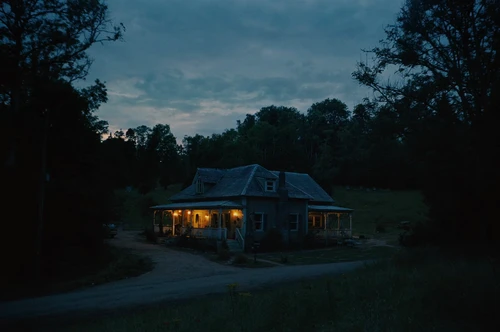 Still frame 112 from Bugonia (2025) directed by Yorgos Lanthimos
