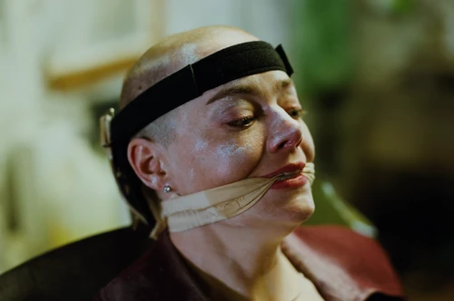 Still frame 119 from Bugonia (2025) directed by Yorgos Lanthimos