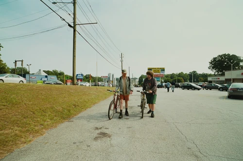 Still frame 14 from Bugonia (2025) directed by Yorgos Lanthimos