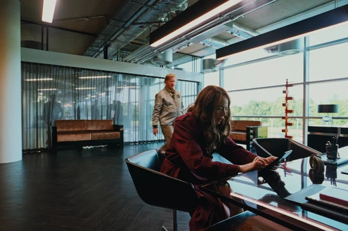 Still frame 225 from Bugonia (2025) directed by Yorgos Lanthimos