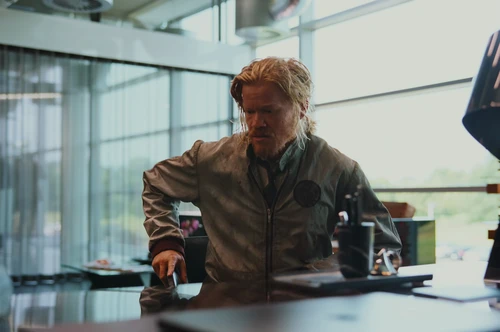 Still frame 230 from Bugonia (2025) directed by Yorgos Lanthimos