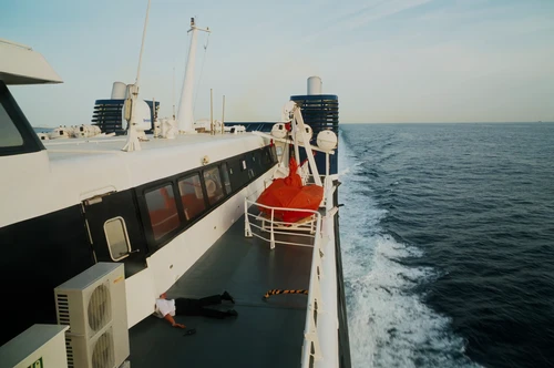 Still frame 259 from Bugonia (2025) directed by Yorgos Lanthimos