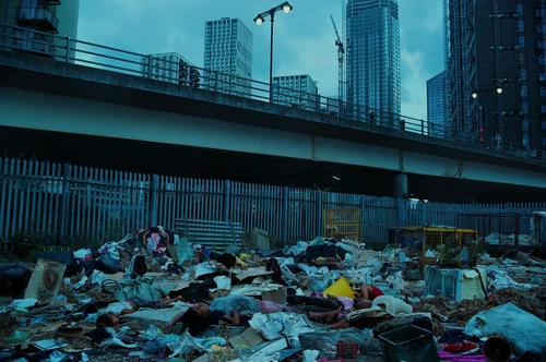 Still frame 262 from Bugonia (2025) directed by Yorgos Lanthimos