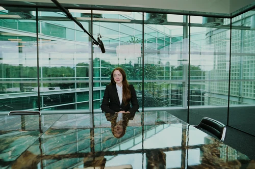 Still frame 31 from Bugonia (2025) directed by Yorgos Lanthimos