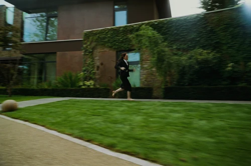 Still frame 40 from Bugonia (2025) directed by Yorgos Lanthimos