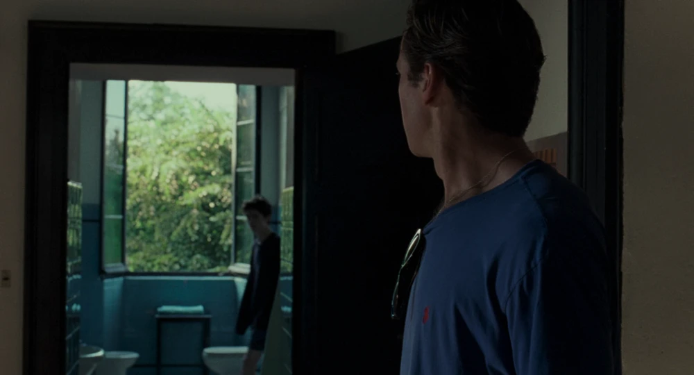 Still frame 140 from Call Me by Your Name (2017) directed by Luca Guadagnino