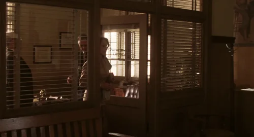Still frame 22 from Catch Me If You Can (2002) directed by Steven Spielberg