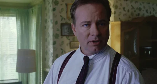 Still frame 28 from Catch Me If You Can (2002) directed by Steven Spielberg