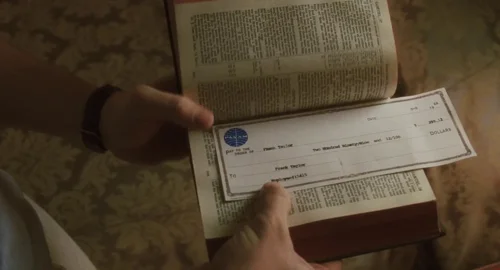 Still frame 39 from Catch Me If You Can (2002) directed by Steven Spielberg