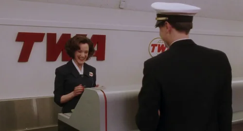 Still frame 38 from Catch Me If You Can (2002) directed by Steven Spielberg