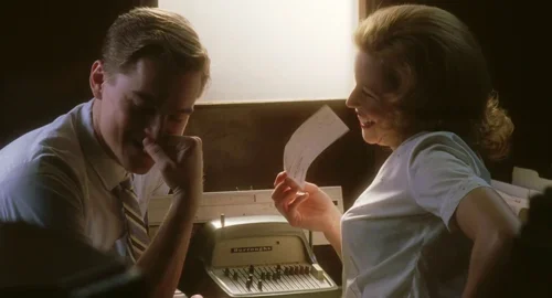 Still frame 44 from Catch Me If You Can (2002) directed by Steven Spielberg