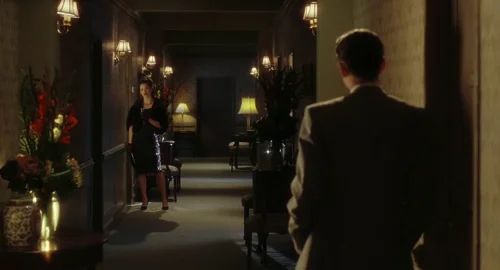 Still frame 61 from Catch Me If You Can (2002) directed by Steven Spielberg