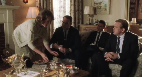 Still frame 70 from Catch Me If You Can (2002) directed by Steven Spielberg
