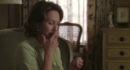 Still frame 71 from Catch Me If You Can (2002) directed by Steven Spielberg
