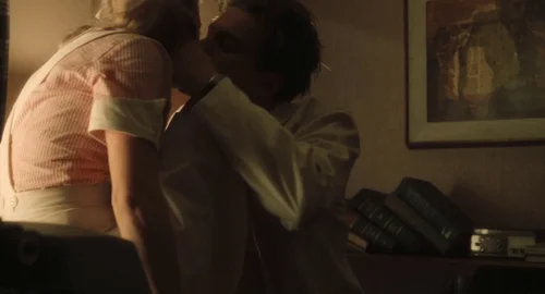 Still frame 81 from Catch Me If You Can (2002) directed by Steven Spielberg