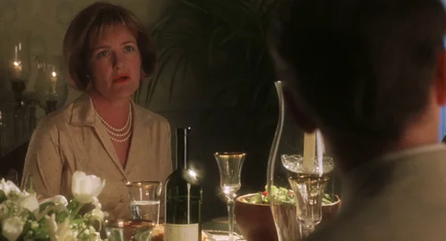 Still frame 91 from Catch Me If You Can (2002) directed by Steven Spielberg