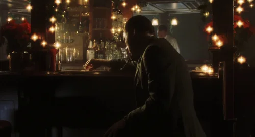 Still frame 101 from Catch Me If You Can (2002) directed by Steven Spielberg