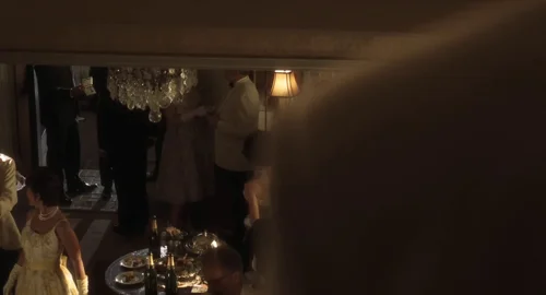 Still frame 104 from Catch Me If You Can (2002) directed by Steven Spielberg