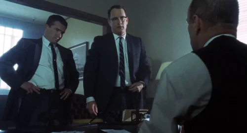 Still frame 121 from Catch Me If You Can (2002) directed by Steven Spielberg