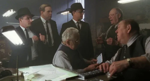 Still frame 119 from Catch Me If You Can (2002) directed by Steven Spielberg