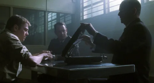 Still frame 138 from Catch Me If You Can (2002) directed by Steven Spielberg