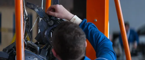 Still frame 8 from Chappie (2015) directed by Neill Blomkamp