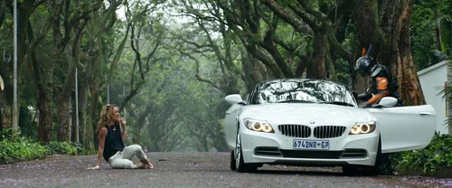 Still frame 107 from Chappie (2015) directed by Neill Blomkamp