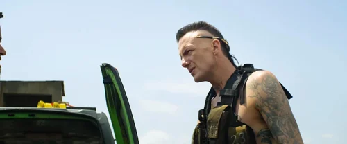 Still frame 12 from Chappie (2015) directed by Neill Blomkamp