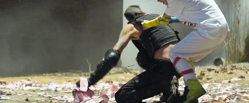 Still frame 152 from Chappie (2015) directed by Neill Blomkamp