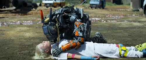 Still frame 162 from Chappie (2015) directed by Neill Blomkamp