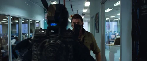 Still frame 165 from Chappie (2015) directed by Neill Blomkamp