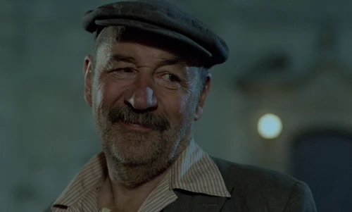Still frame 77 from Cinema Paradiso (1988) directed by Giuseppe Tornatore