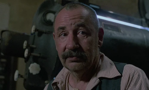 Still frame 101 from Cinema Paradiso (1988) directed by Giuseppe Tornatore