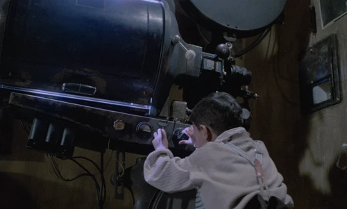Still frame 104 from Cinema Paradiso (1988) directed by Giuseppe Tornatore