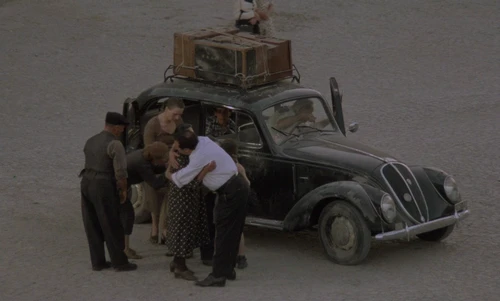 Still frame 124 from Cinema Paradiso (1988) directed by Giuseppe Tornatore
