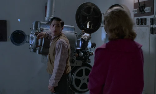 Still frame 164 from Cinema Paradiso (1988) directed by Giuseppe Tornatore