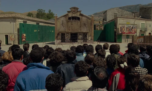 Still frame 189 from Cinema Paradiso (1988) directed by Giuseppe Tornatore