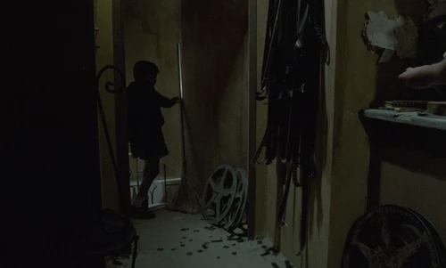 Still frame 37 from Cinema Paradiso (1988) directed by Giuseppe Tornatore
